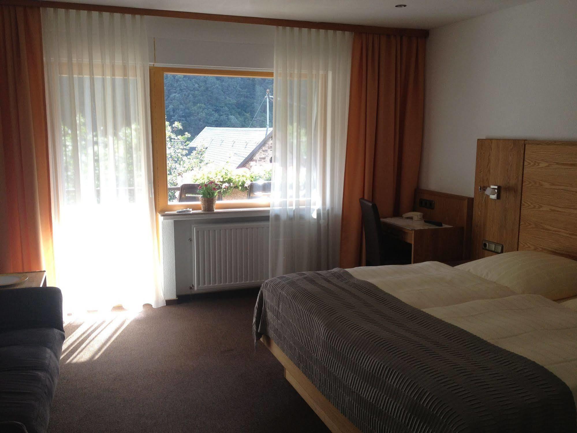 Hotel Weingut Dehren Ellenz-Poltersdorf Zewnętrze zdjęcie